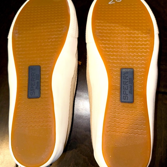 Sperry Lounge Away Top Slider. Never been worn. - Picture 4 of 5